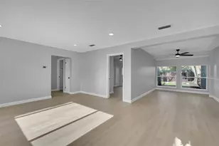 2769 Wisteria Pl, Sarasota, FL 34239 - Photo 18