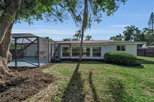 2769 Wisteria Pl, Sarasota, FL 34239 - Photo 10