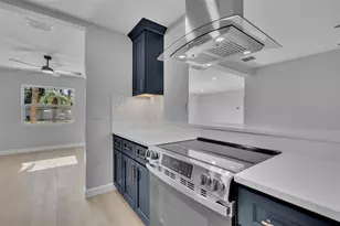 2769 Wisteria Pl, Sarasota, FL 34239 - Photo 36