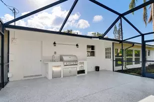 2769 Wisteria Pl, Sarasota, FL 34239 - Photo 8