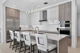 301 Quay Commons, Sarasota, FL 34236 - Photo 6