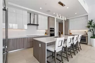 301 Quay Commons, Sarasota, FL 34236 - Photo 18