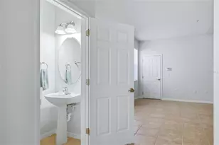 3717 Parkridge Cir, Sarasota, FL 34243 - Photo 24