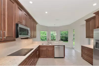 4953 Gardiners Bay Circle, Sarasota, FL 34238 - Photo 10