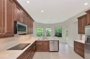 4953 Gardiners Bay Cir, Sarasota, FL 34238 - Photo 10
