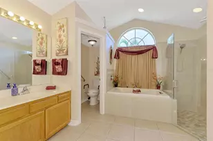 3911 77th Pl E, Sarasota, FL 34243 - Photo 20
