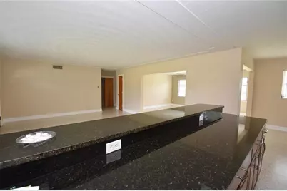 6611 Colonial Drive, Sarasota, FL 34231 - Photo 4