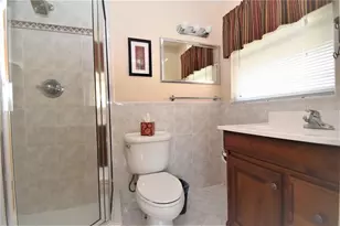 6611 Colonial Dr, Sarasota, FL 34231 - Photo 10