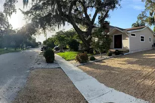 1832 Worrington St, Sarasota, FL 34231 - Photo 2