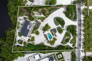 7665 Sanderling Rd, Sarasota, FL 34242 - Photo 90