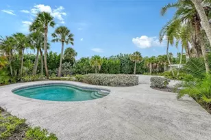 7665 Sanderling Rd, Sarasota, FL 34242 - Photo 80