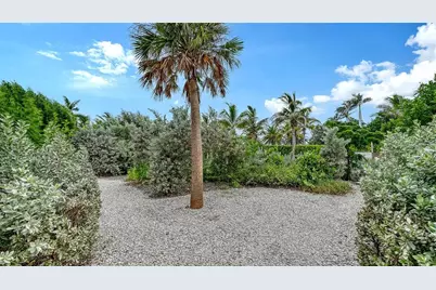 7665 Sanderling Road, Sarasota, FL 34242 - Photo 86