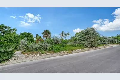 7665 Sanderling Road, Sarasota, FL 34242 - Photo 6