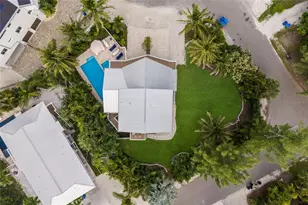 315 Hammock Cir, Anna Maria, FL 34216 - Photo 78