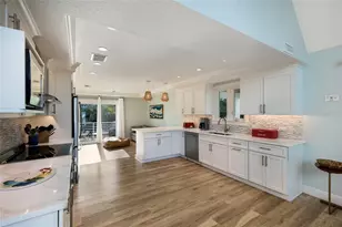 315 Hammock Cir, Anna Maria, FL 34216 - Photo 10