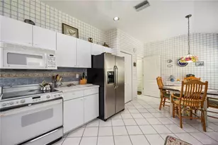 3852 Amapola Ln, Sarasota, FL 34238 - Photo 12