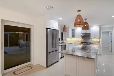 6561 Bayou Hammock Road, Longboat Key, FL 34228 - Photo 10