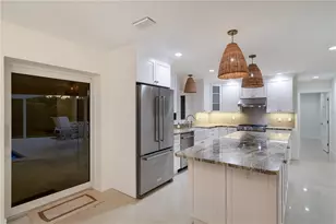 6561 Bayou Hammock Rd, Longboat Key, FL 34228 - Photo 10