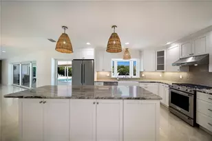 6561 Bayou Hammock Rd, Longboat Key, FL 34228 - Photo 12