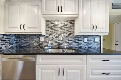 435 30th Avenue W #D206, Bradenton, FL 34205 - Photo 10