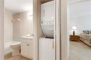 2756 Clubhouse Dr, Sarasota, FL 34232 - Photo 28