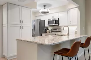 2756 Clubhouse Dr, Sarasota, FL 34232 - Photo 14
