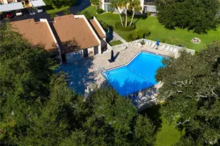 2756 Clubhouse Dr, Sarasota, FL 34232 - Photo 32