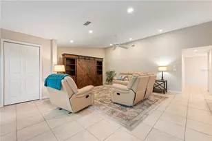 2756 Clubhouse Dr, Sarasota, FL 34232 - Photo 4