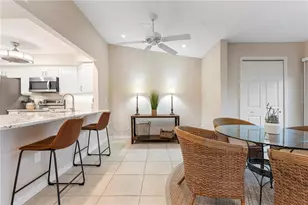 2756 Clubhouse Dr, Sarasota, FL 34232 - Photo 10