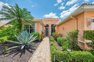 5074 Faberge Pl, Sarasota, FL 34233 - Photo 4