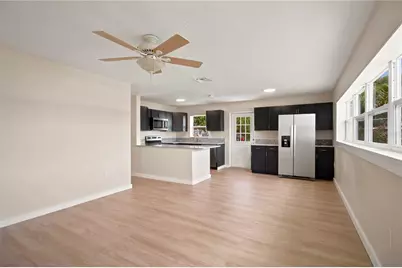 2057 Garden Parkway, Bradenton, FL 34205 - Photo 4