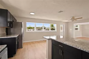 2057 Garden Pkwy, Bradenton, FL 34205 - Photo 10
