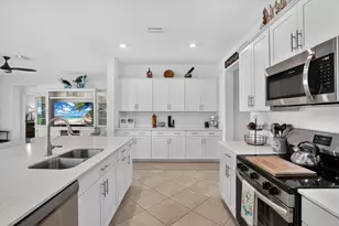 11321 Pinot Dr, Venice, FL 34293 - Photo 10
