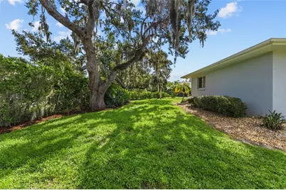 5717 Timber Lake Circle, Sarasota, FL 34243 - Photo 8