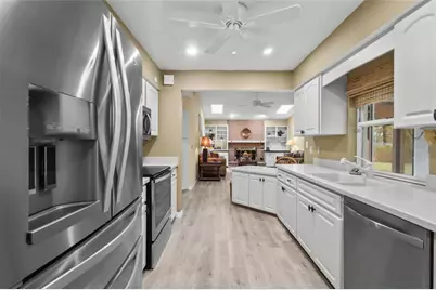 5717 Timber Lake Circle, Sarasota, FL 34243 - Photo 10