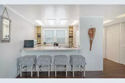 3453 Gulf Of Mexico Drive #200, Longboat Key, FL 34228 - Photo 8