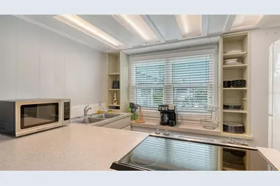 3453 Gulf Of Mexico Drive #200, Longboat Key, FL 34228 - Photo 12