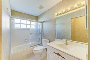 4227 Placid Dr, Sarasota, FL 34243 - Photo 32