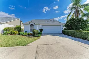 4227 Placid Dr, Sarasota, FL 34243 - Photo 2