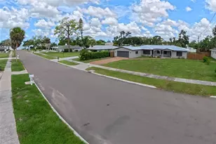 323 Suwanee Ave, Sarasota, FL 34243 - Photo 70