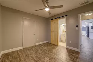 323 Suwanee Ave, Sarasota, FL 34243 - Photo 58