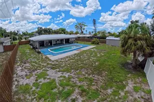 323 Suwanee Ave, Sarasota, FL 34243 - Photo 66