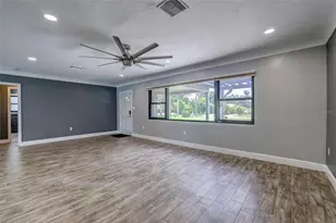 323 Suwanee Ave, Sarasota, FL 34243 - Photo 10