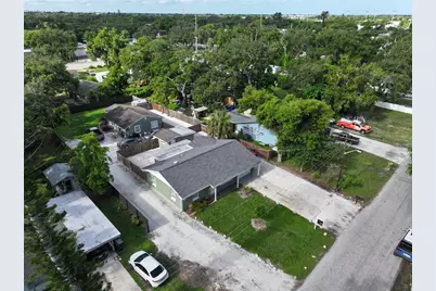 2404 52nd Ave Dr W, Bradenton, FL 34207 - Photo 40