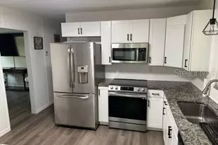 2404 52nd Ave Dr W, Bradenton, FL 34207 - Photo 4