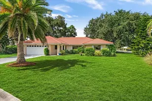1608 Bob O Link Dr, Venice, FL 34293 - Photo 2