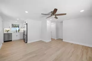 1802 Robinhood St, Sarasota, FL 34231 - Photo 4