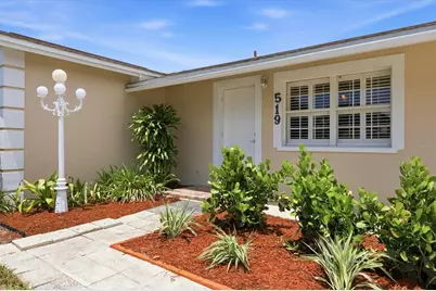 519 65th Avenue W, Bradenton, FL 34207 - Photo 2