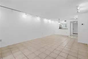 2448 Clubhouse Dr, Sarasota, FL 34232 - Photo 16