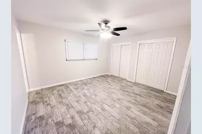 6373 Gateway Avenue, Sarasota, FL 34231 - Photo 4